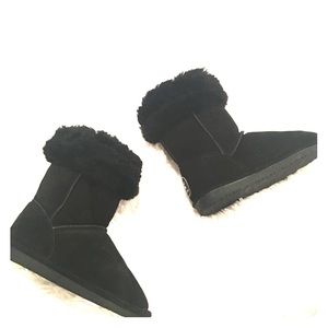Black Bear Paw boots